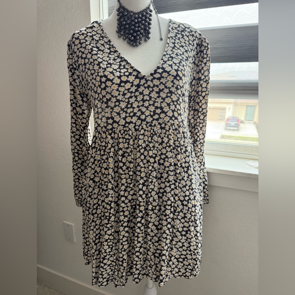 Billabong Black and White Floral Dress